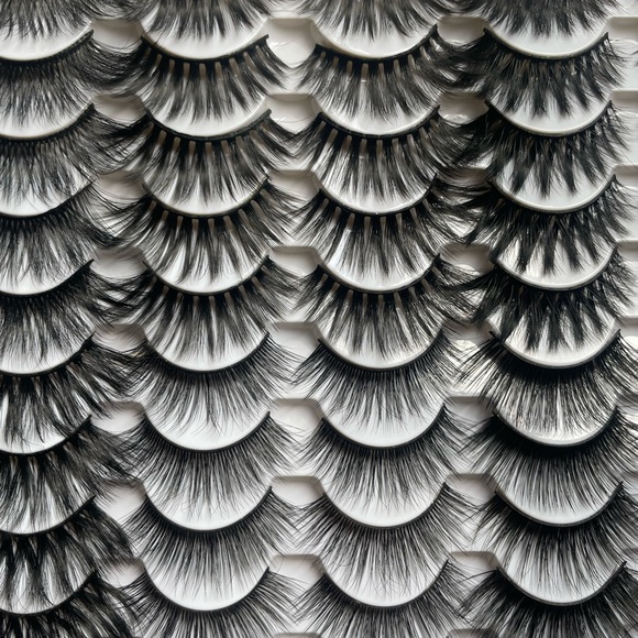 New! ☆ $1.85 A Pair! Faux Mink 40 Pack False Eyelashes Includes Wispy Lashes - Picture 5 of 7